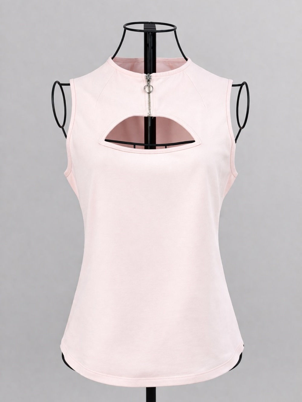 NWT Guess tank top. Size medium